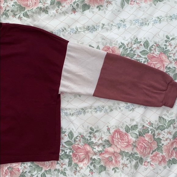 Cropped Color Blocking Sweater - Picture 2 of 4